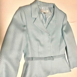 Feminine light blue suit
